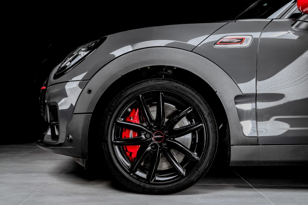 MINI John Cooper Works – 18” легкосплавные диски – 18” тормозные механизмы